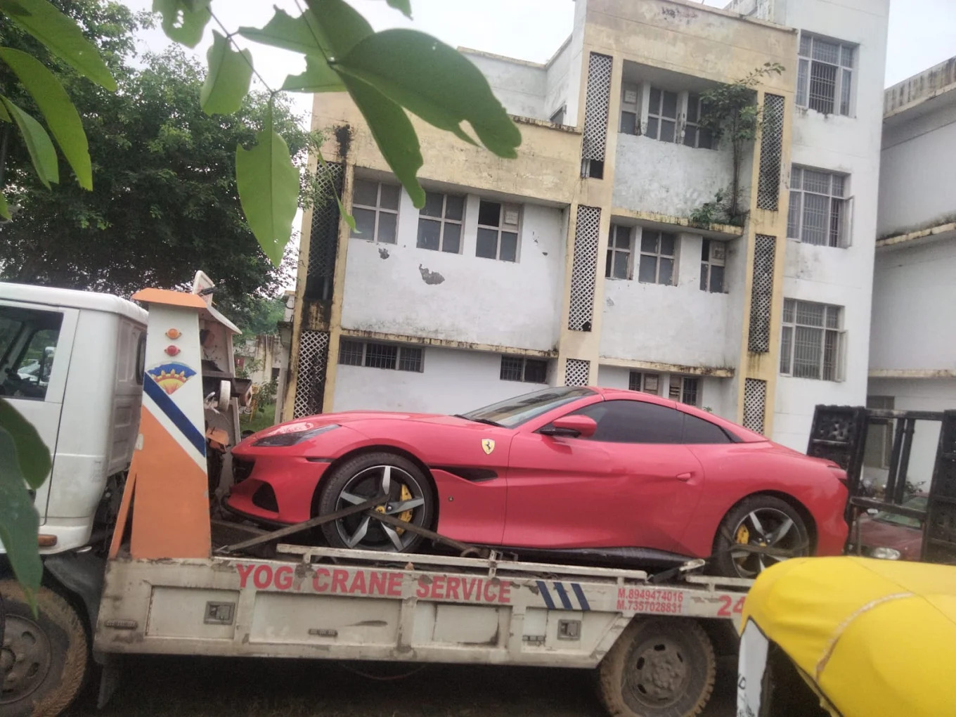 Luxury flatbed towing for premium cars